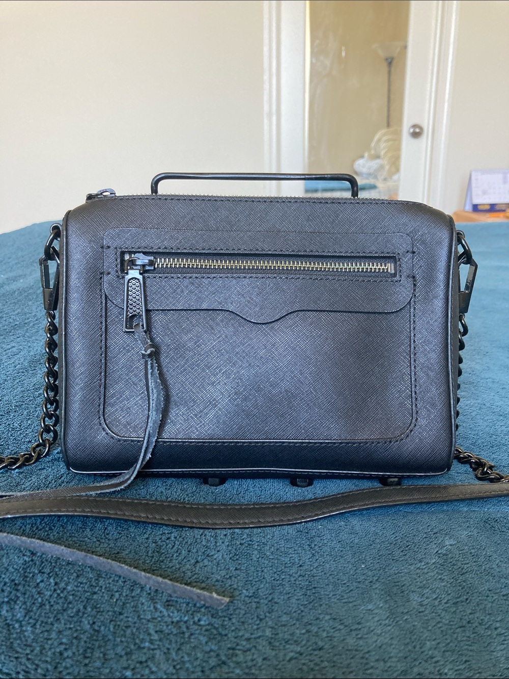 Rebecca Minkoff Avery Crossbody Bag - Chain Strap in black saffiano leather